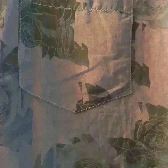 Guess Floral Blouse NWOT - Picture 6 of 7